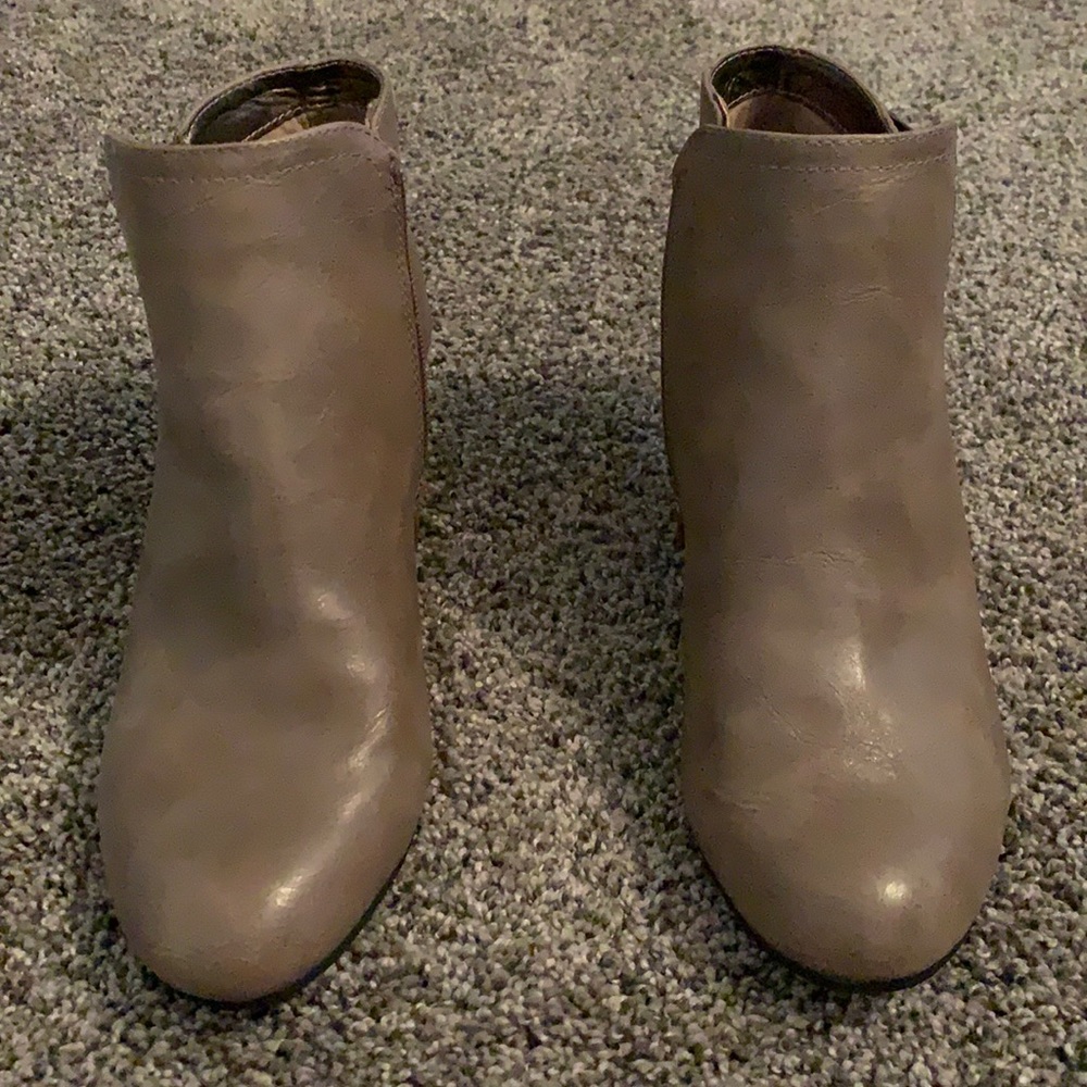 Life Stride ankle boots